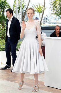 Jess Weixler feet photo 9