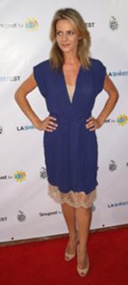 Jessalyn Gilsig feet photo thumbnail