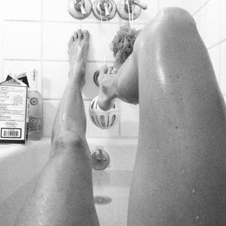 Jesse Golden feet photo 5