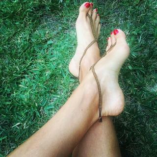Jesse Golden feet photo 9