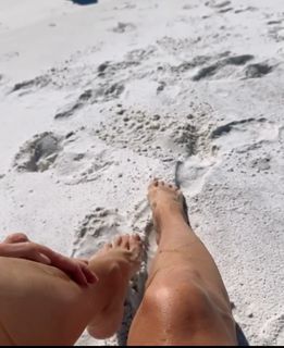 Jesse Golden feet photo 3