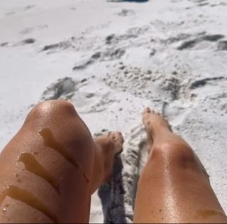 Jesse Golden feet photo 2