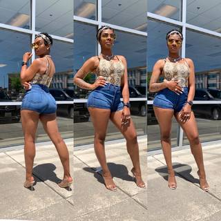 Jessica 'Jess Hilarious' Moore feet photo thumbnail