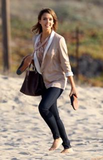 Jessica Alba feet photo thumbnail