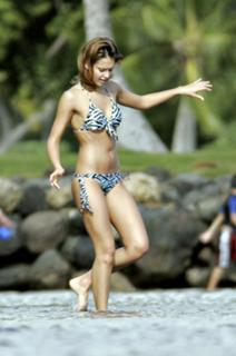 Jessica Alba feet photo thumbnail