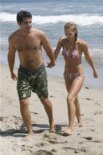 Jessica Alba feet photo thumbnail