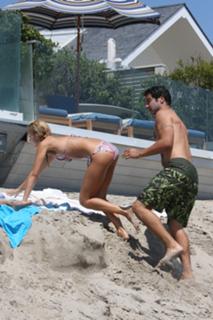 Jessica Alba feet photo thumbnail