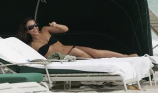 Jessica Alba feet photo thumbnail