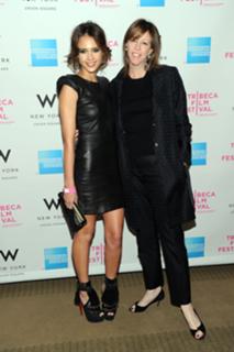Jessica Alba feet photo thumbnail