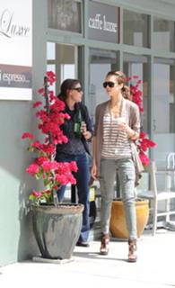 Jessica Alba feet photo thumbnail