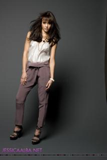 Jessica Alba feet photo thumbnail