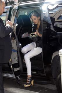 Jessica Alba feet photo thumbnail