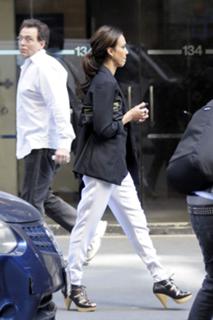 Jessica Alba feet photo thumbnail