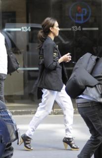 Jessica Alba feet photo thumbnail