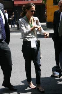 Jessica Alba feet photo thumbnail