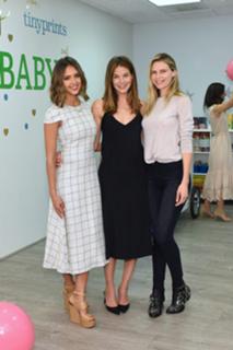 Jessica Alba feet photo thumbnail