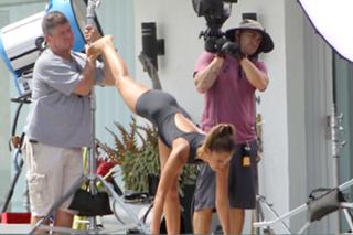 Jessica Alba feet photo thumbnail