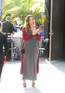Jessica Alba feet photo thumbnail
