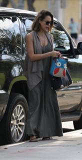 Jessica Alba feet photo thumbnail