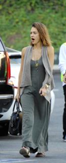 Jessica Alba feet photo thumbnail