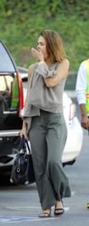 Jessica Alba feet photo thumbnail