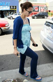 Jessica Alba feet photo thumbnail