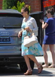 Jessica Alba feet photo thumbnail