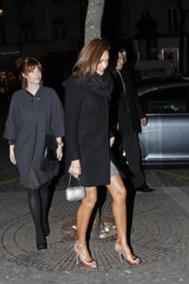 Jessica Alba feet photo thumbnail