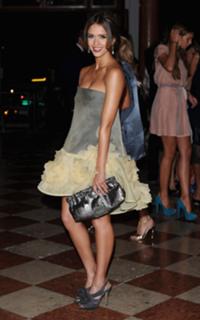 Jessica Alba feet photo thumbnail