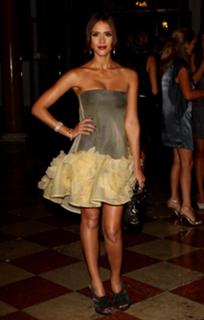 Jessica Alba feet photo thumbnail