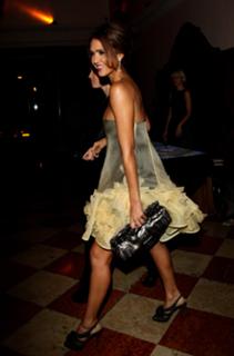Jessica Alba feet photo thumbnail