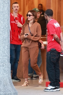 Jessica Alba feet photo thumbnail