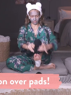 Jessica Alba feet photo thumbnail
