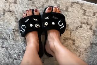 Jessica Alba feet photo thumbnail