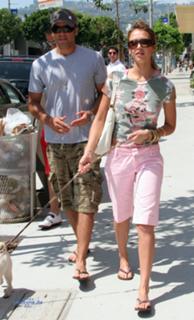 Jessica Alba feet photo thumbnail