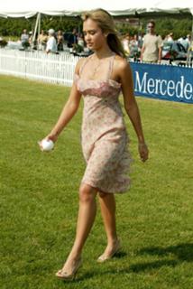 Jessica Alba feet photo thumbnail