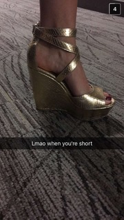 Jessica Alba feet photo thumbnail