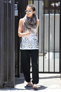 Jessica Alba feet photo thumbnail