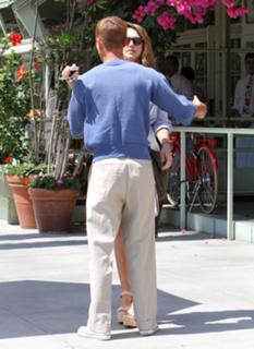 Jessica Alba feet photo thumbnail