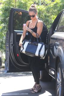 Jessica Alba feet photo thumbnail
