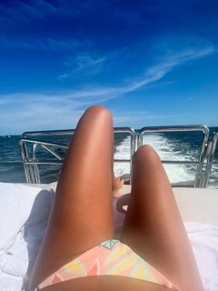 Jessica Alba feet photo thumbnail