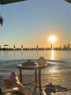 Jessica Alba feet photo thumbnail