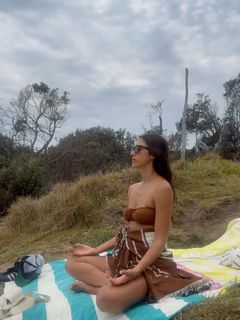 Jessica Alba feet photo thumbnail