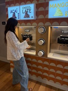 Jessica Alba feet photo thumbnail