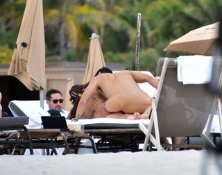 Jessica Alba feet photo 13