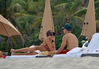 Jessica Alba feet photo 10