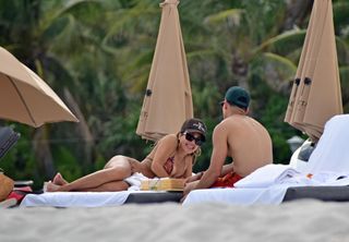 Jessica Alba feet photo 7