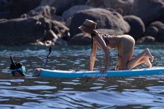 Jessica Alba feet photo 4