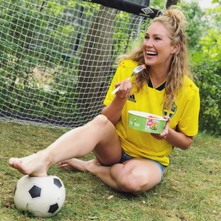 Jessica Almenäs feet photo 11