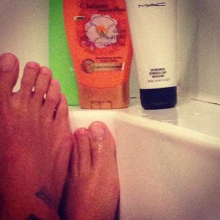 Jessica Athayde feet photo 2